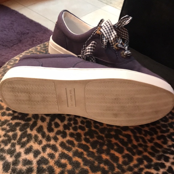 Isaac Mizrahi Live navy sneakers, like new! - Picture 6 of 6